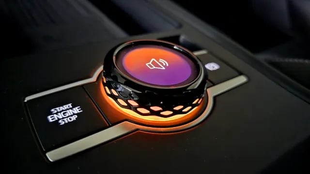 Bild eines T-Roc R-Line eTSI DSG