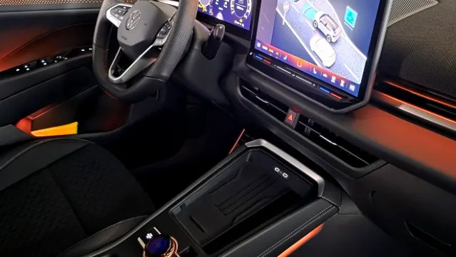 Bild eines T-Roc R-Line eTSI DSG