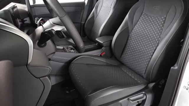 Bild eines T-Roc R-Line eTSI DSG