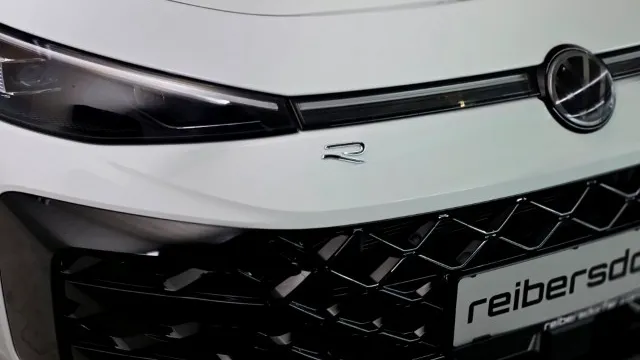 Bild eines T-Roc R-Line eTSI DSG