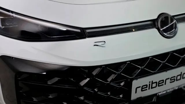 Bild eines T-Roc R-Line eTSI DSG