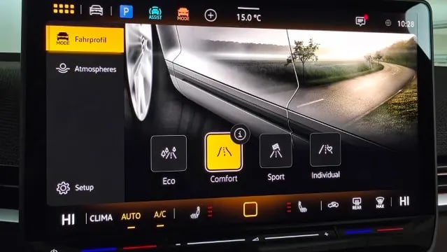 Bild eines T-Roc R-Line eTSI DSG