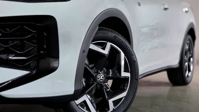 Bild eines T-Roc R-Line eTSI DSG