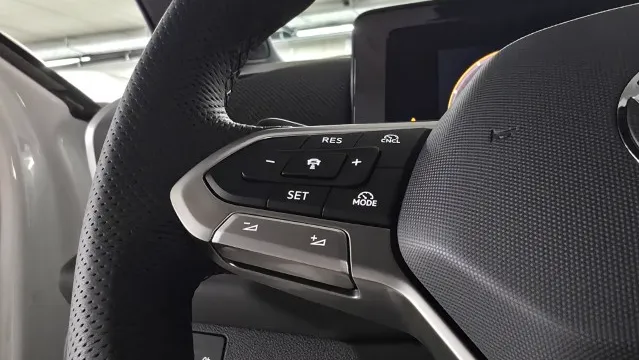 Bild eines T-Roc R-Line eTSI DSG