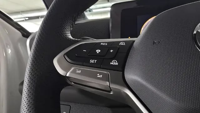 Bild eines T-Roc R-Line eTSI DSG