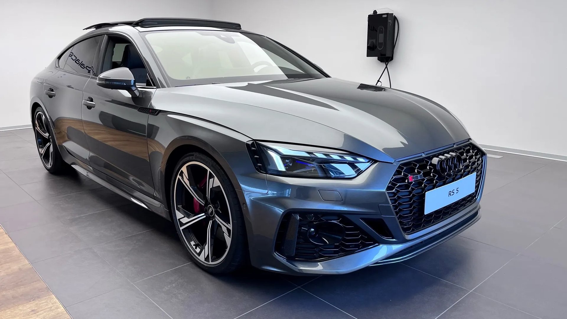 AUDI RS 5 Sportback TFSI 331 kW quattro nyní okamžitě k dispozici | Audi