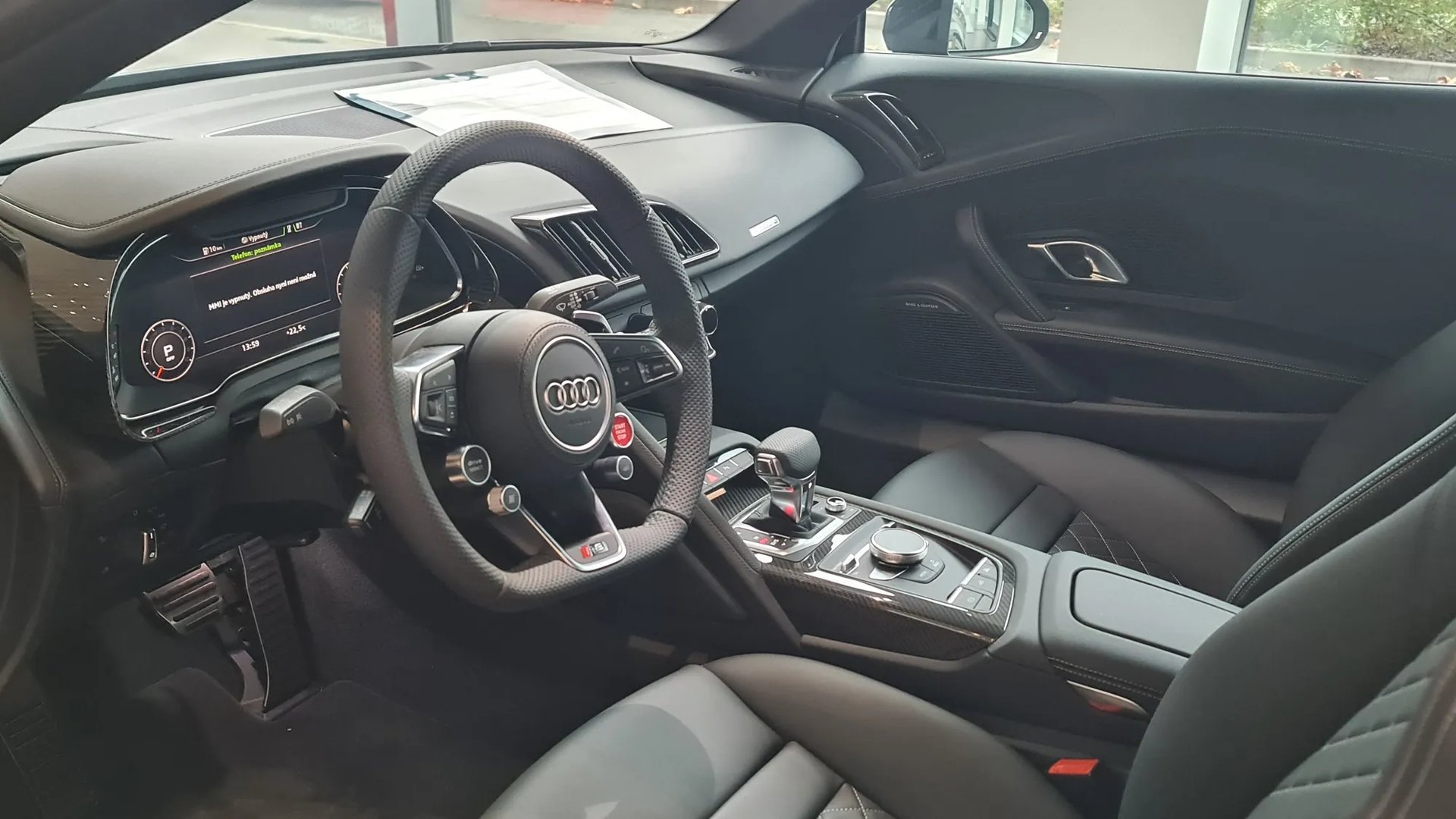 R8 Spyder V10 performance quattro