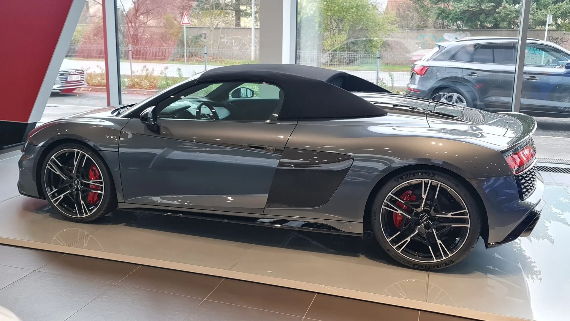 R8 Spyder V10 performance quattro
