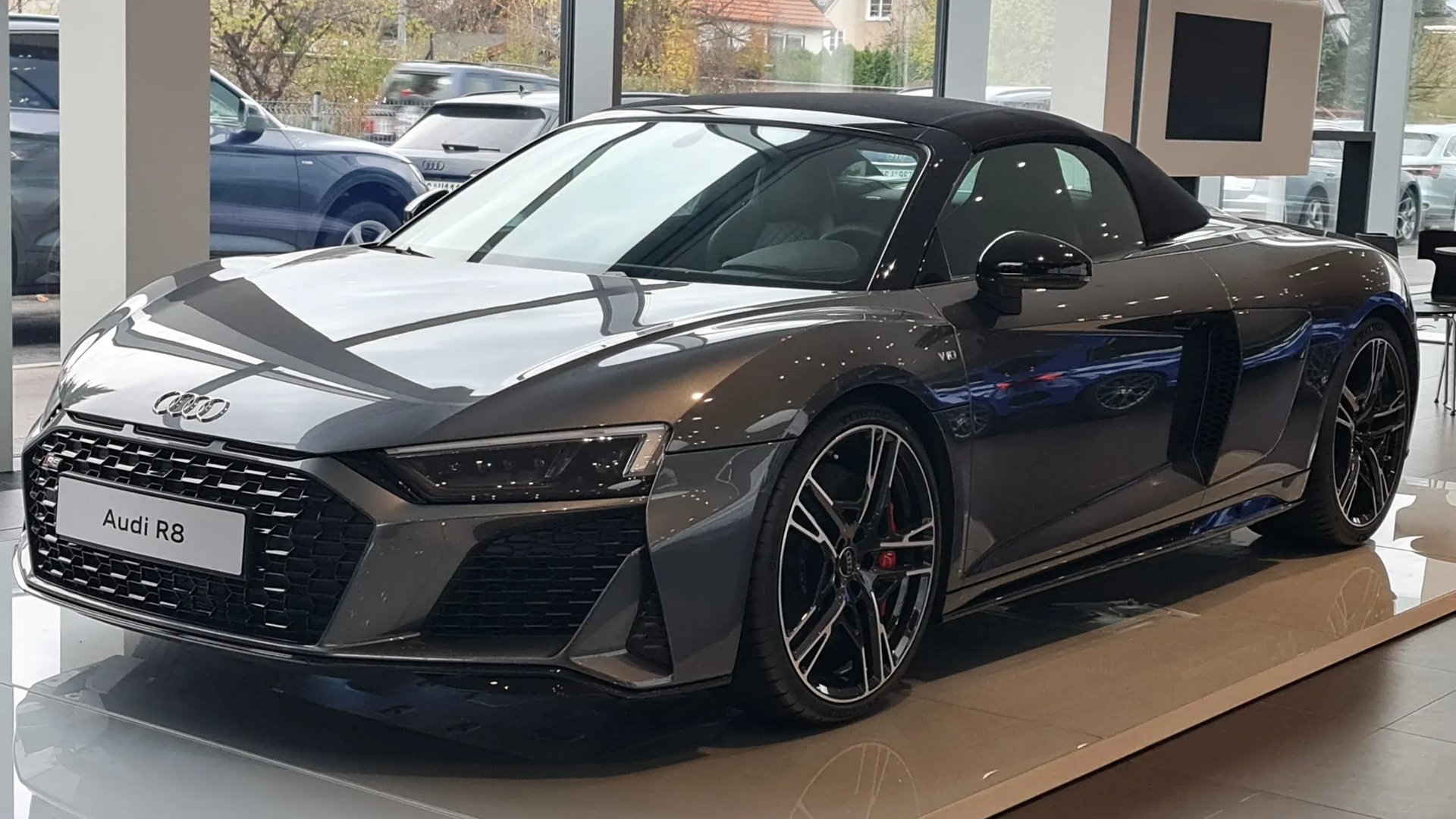 R8 Spyder V10 performance quattro