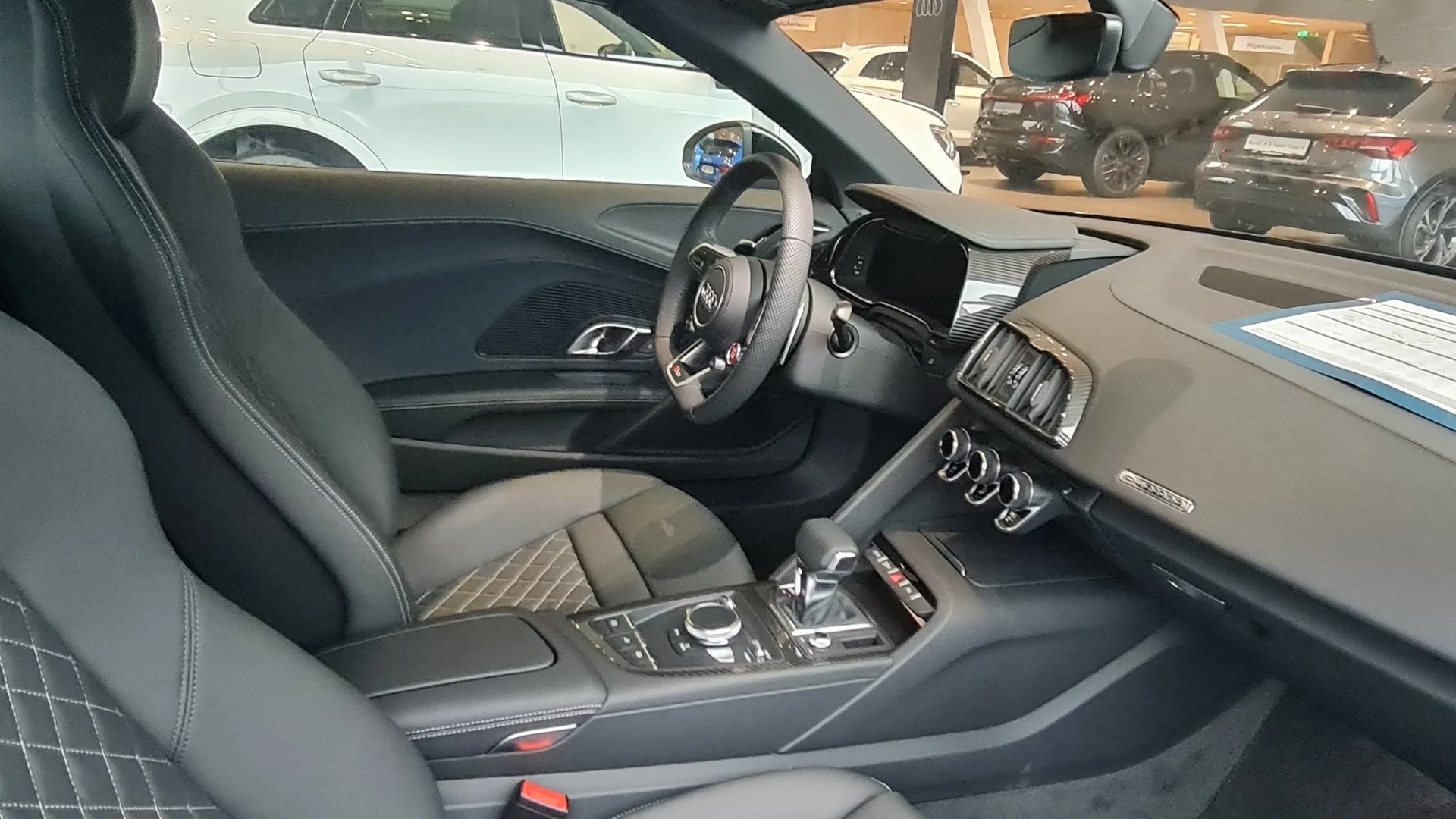 R8 Spyder V10 performance quattro