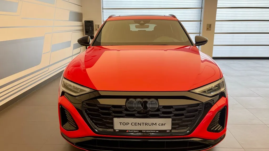 Obrázek Q8 Sportback S line 55 e-tron quattro