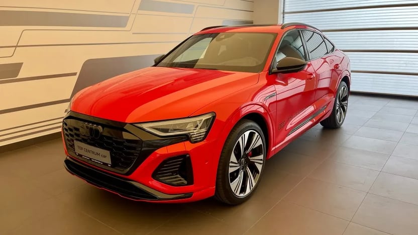 Obrázek Q8 Sportback S line 55 e-tron quattro