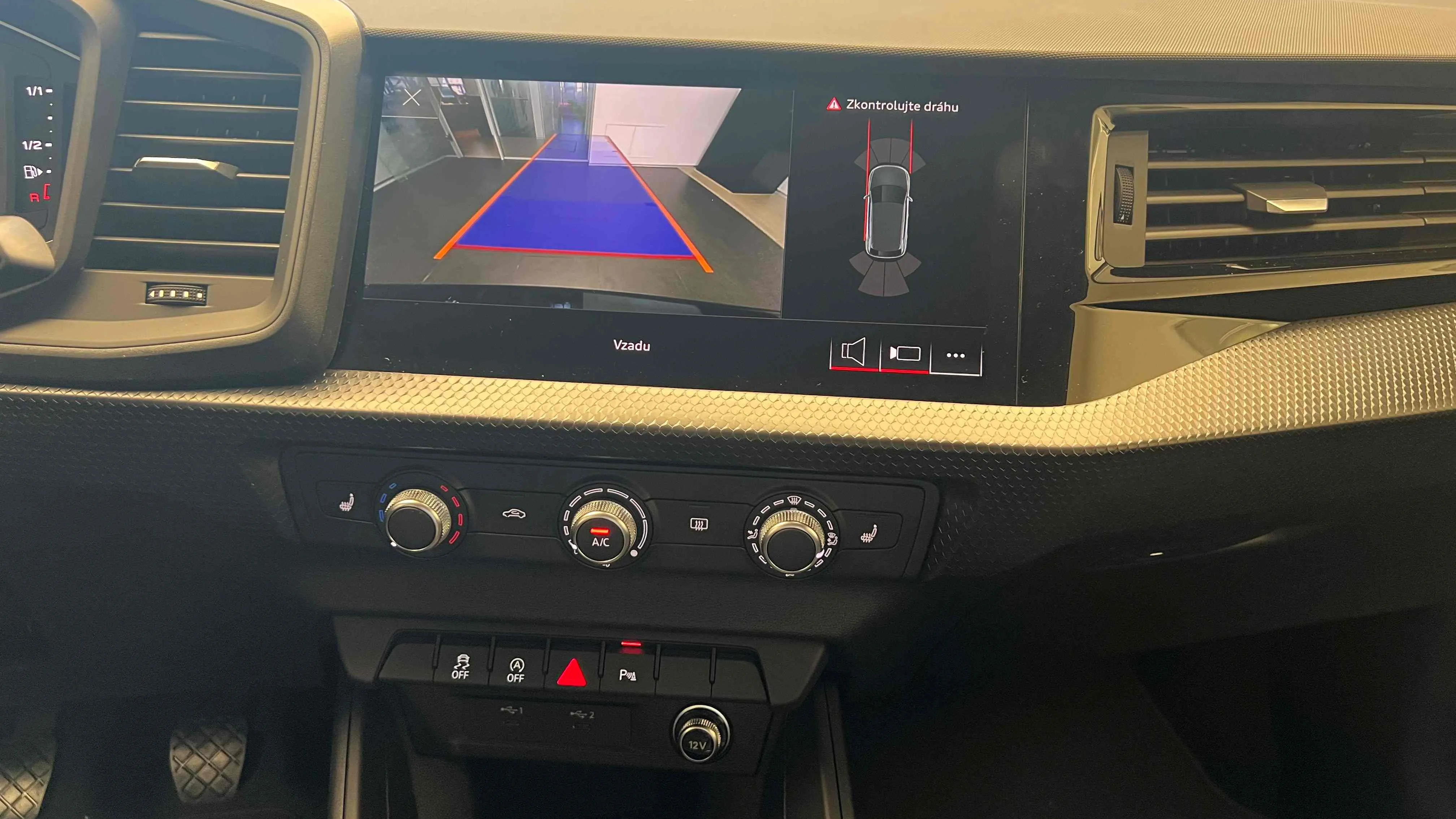 Obrázek A1 Sportback Advanced 25 TFSI 70 kW