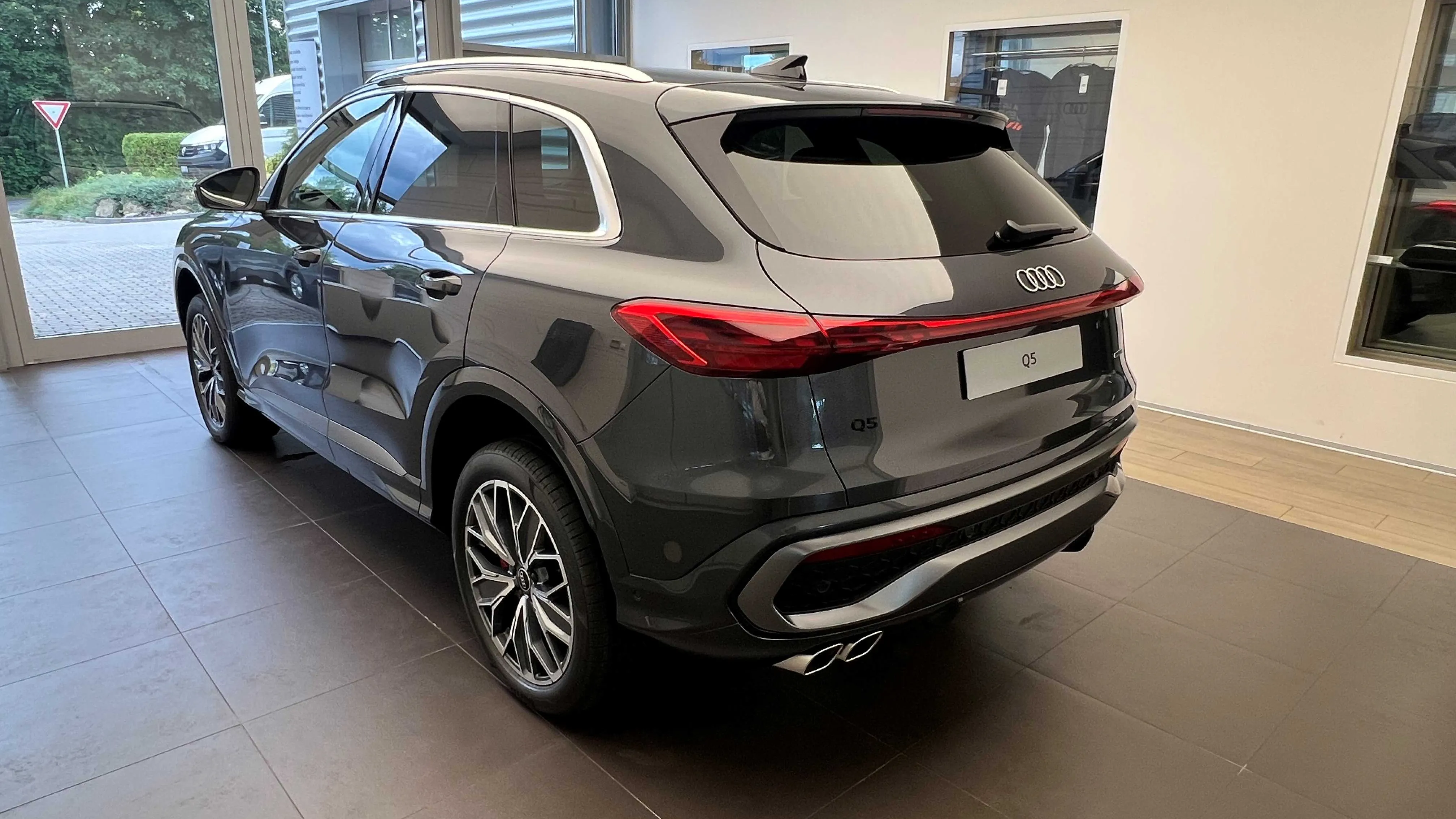 Obrázek Q5 TDI 150kW quattro STR