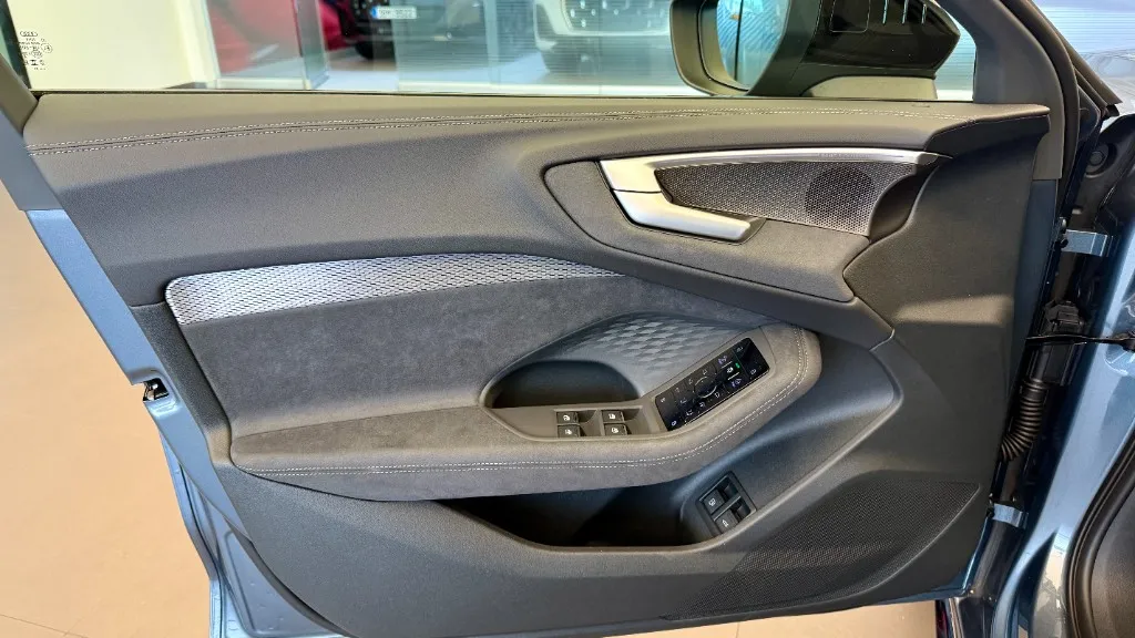 Obrázek A5 Avant e-hybrid quattro 220kW