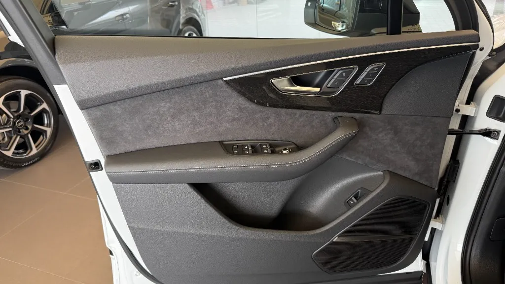 Obrázek Q7 SUV S line TDI 210kW quattro