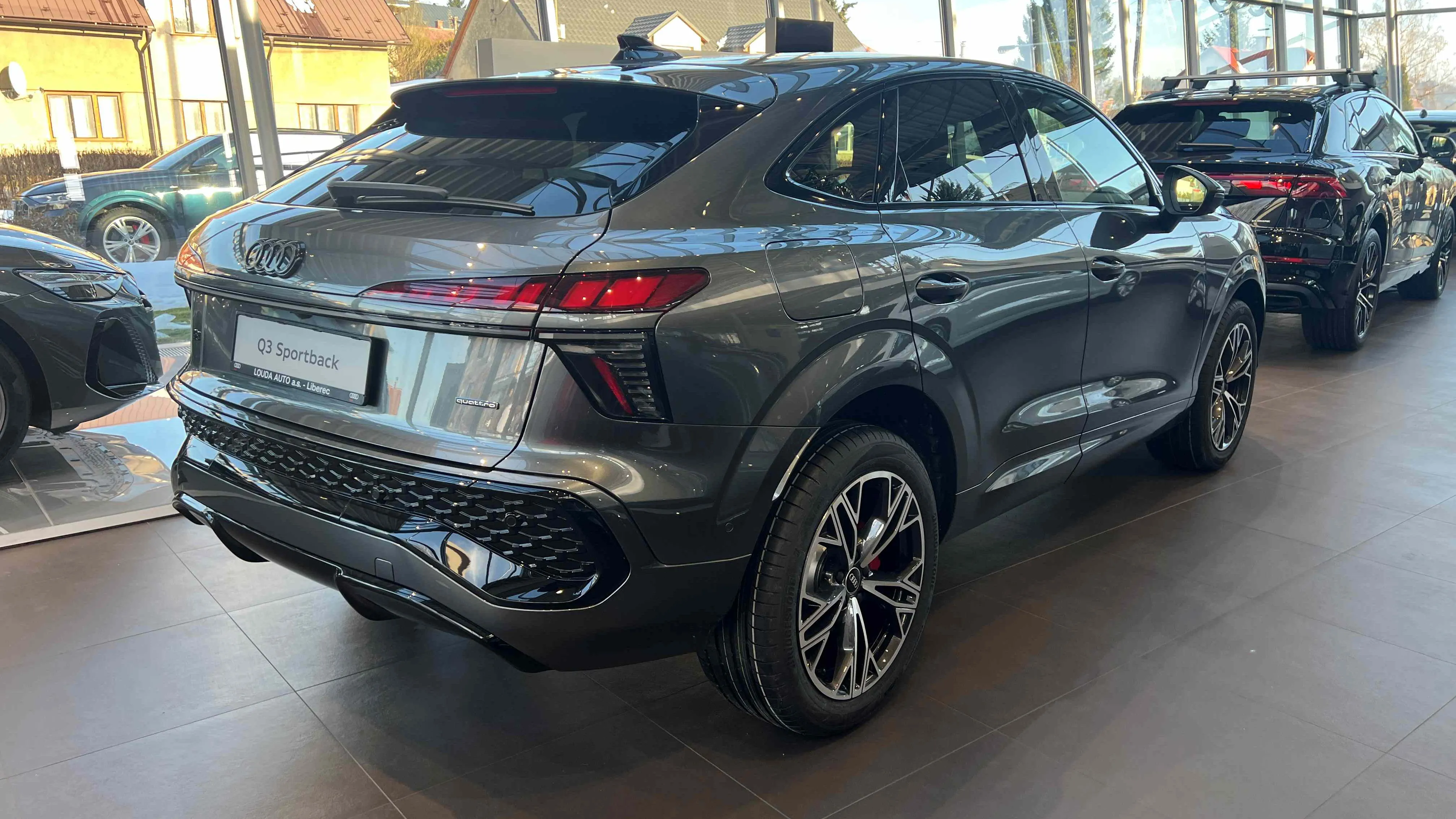 Obrázek Q3 SB S line TFSI quattro 195 kW