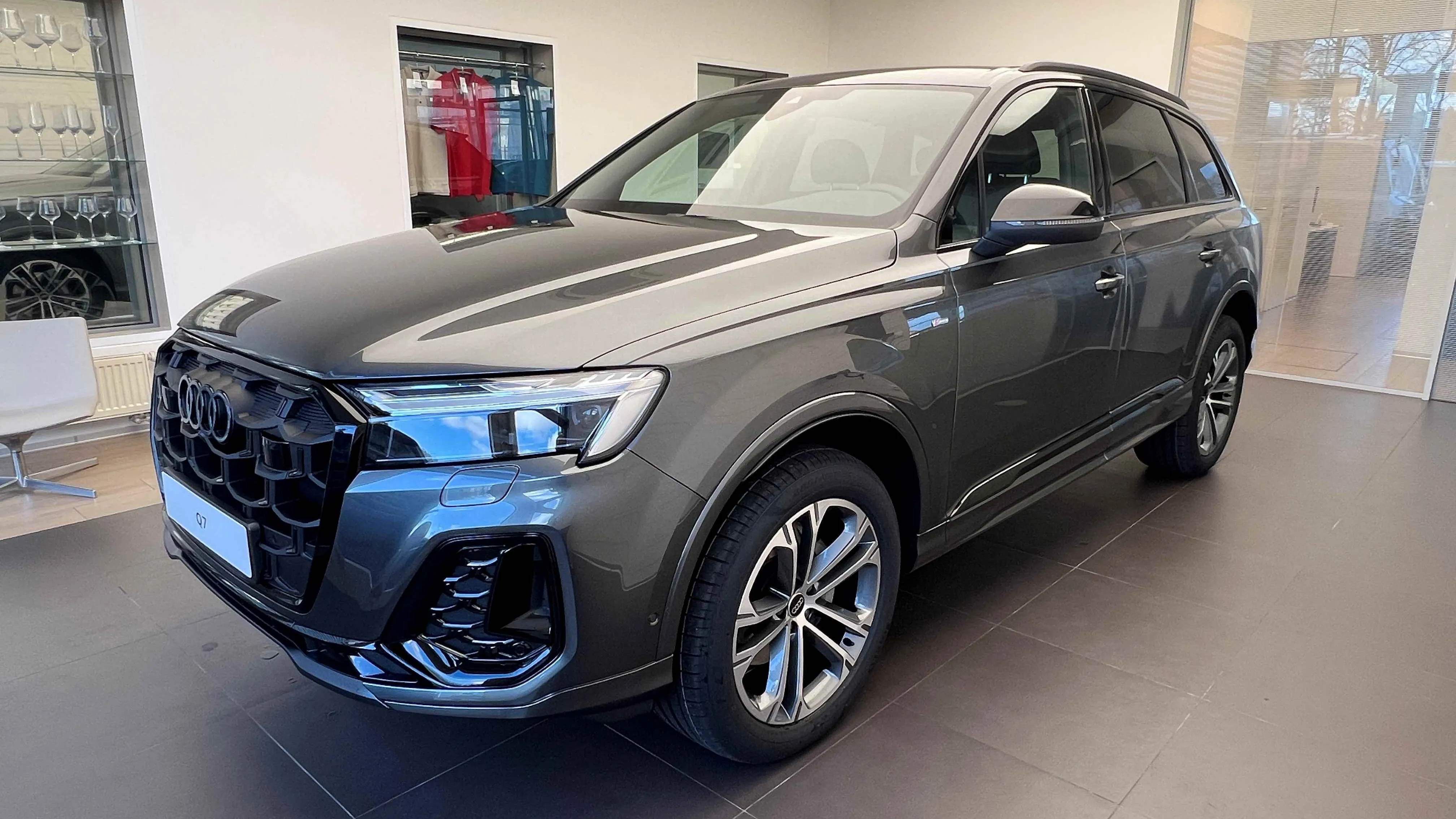 Obrázek Q7 SUV S line TDI 210kW quattro