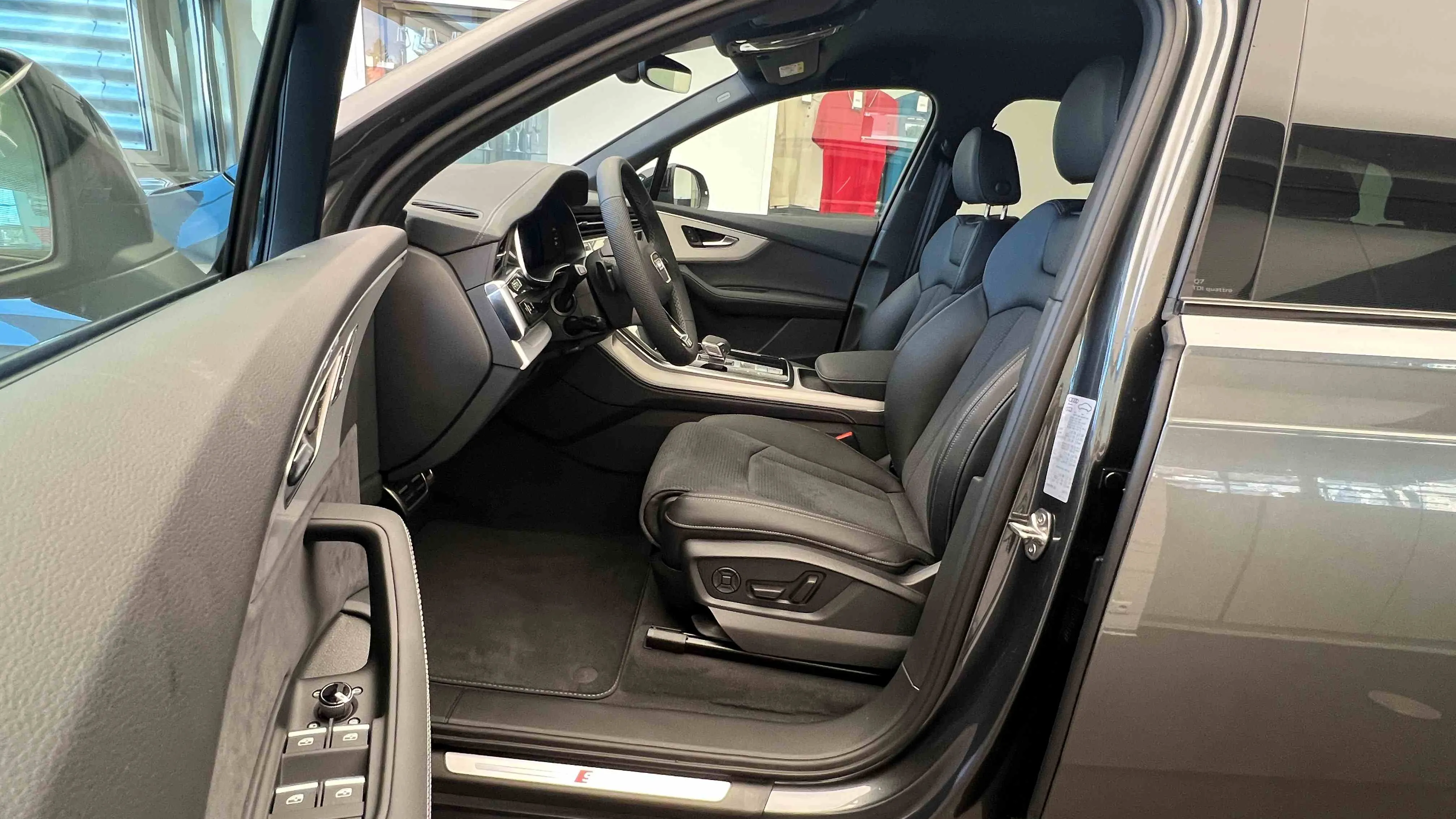 Obrázek Q7 SUV S line TDI 210kW quattro