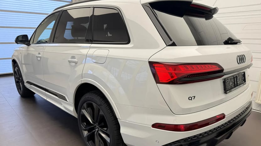 Obrázek Q7 SUV S line TFSI e quattro 360 kW