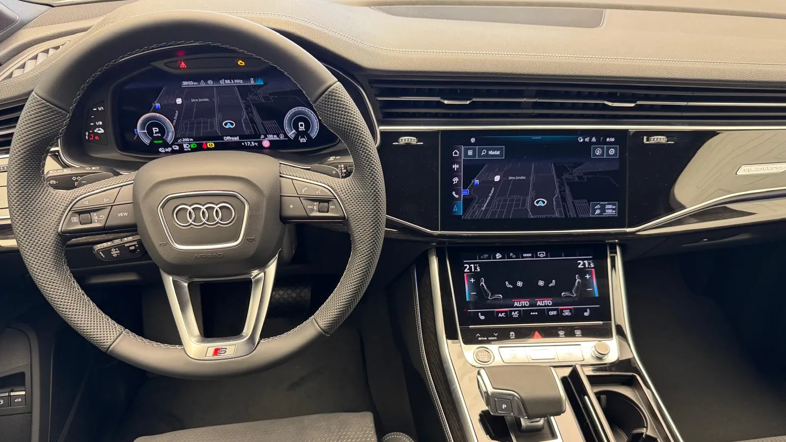 Obrázek Q7 SUV S line TFSI e quattro 360 kW