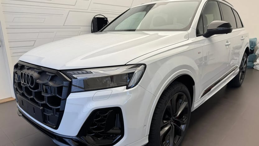 Obrázek Q7 SUV S line TFSI e quattro 360 kW