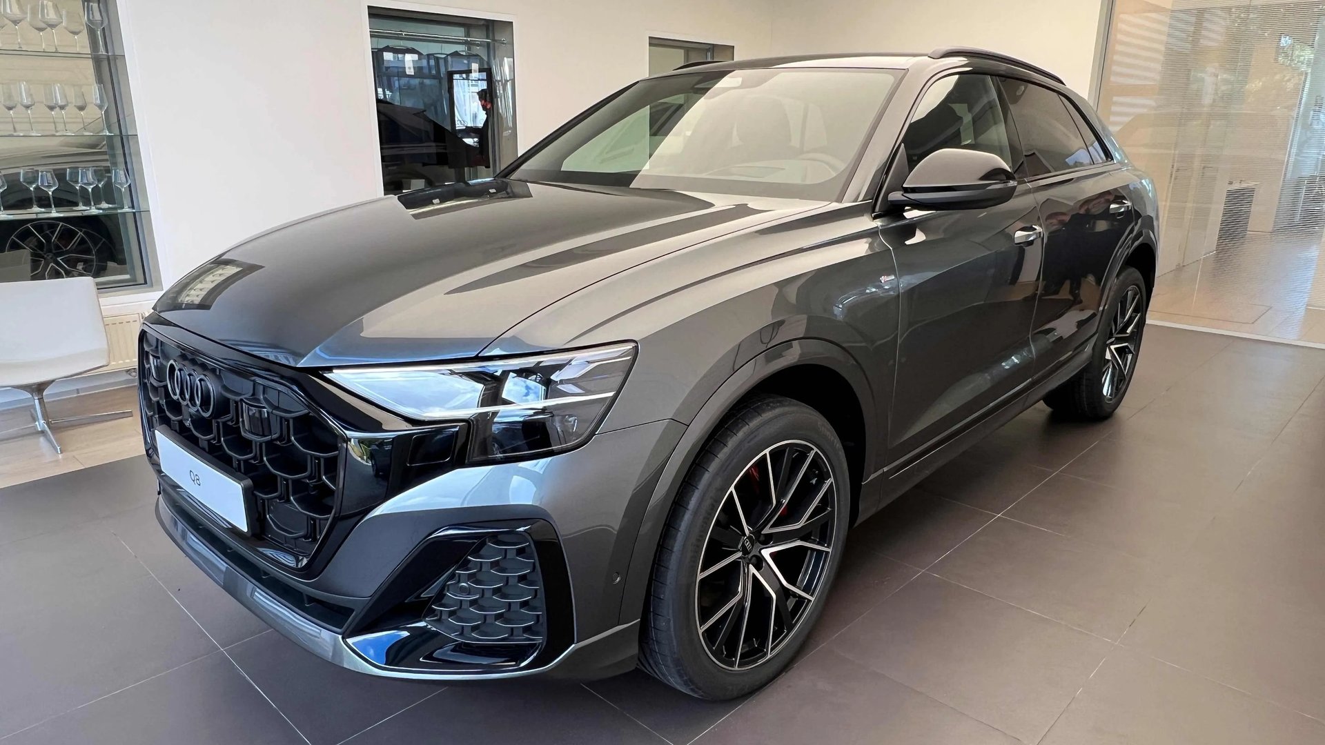 Audi Q8 SUV TDI quattro 210 kW