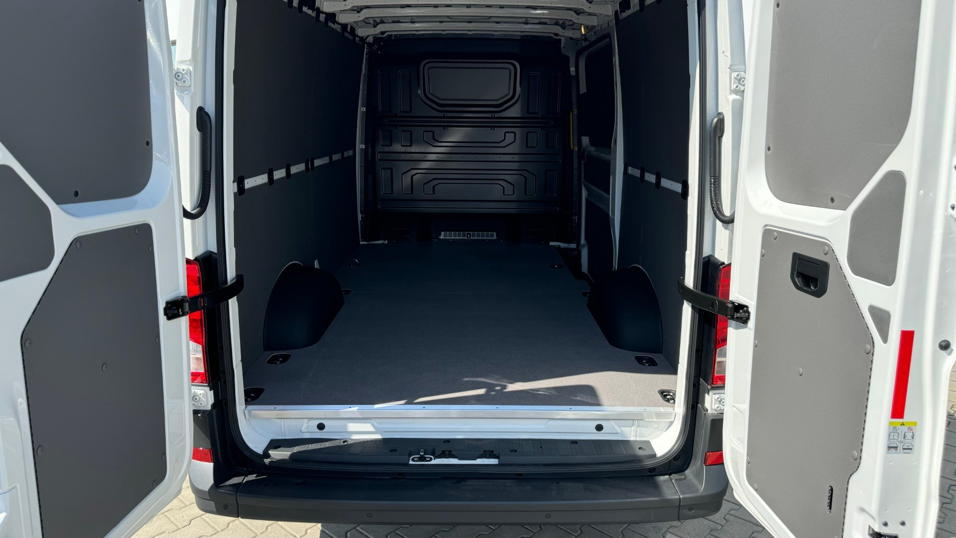 Crafter skříň 35 103kW 6G 4Mot SR