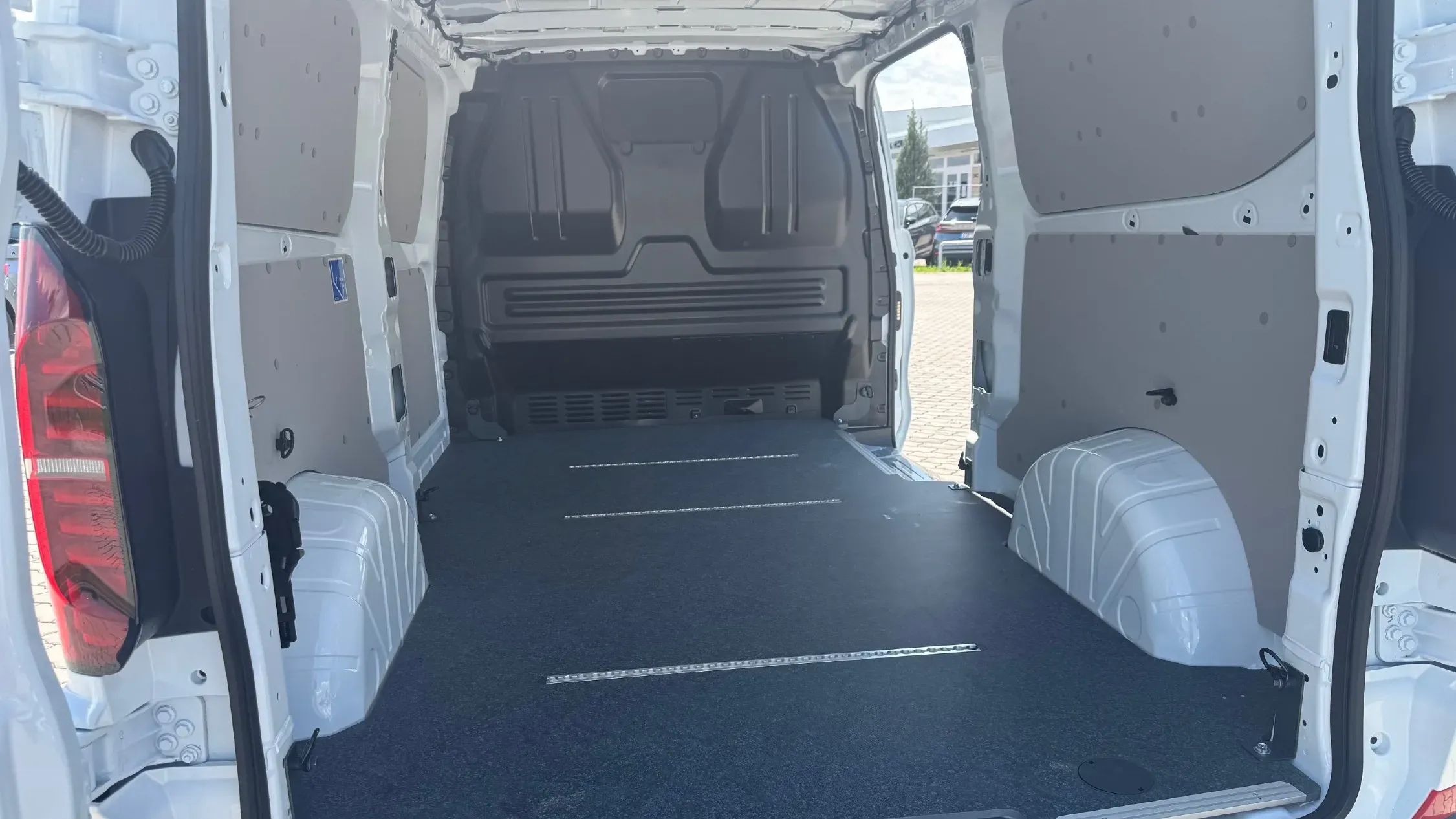 Obrázek Entry Transporter skříň 2,0 TDI DR