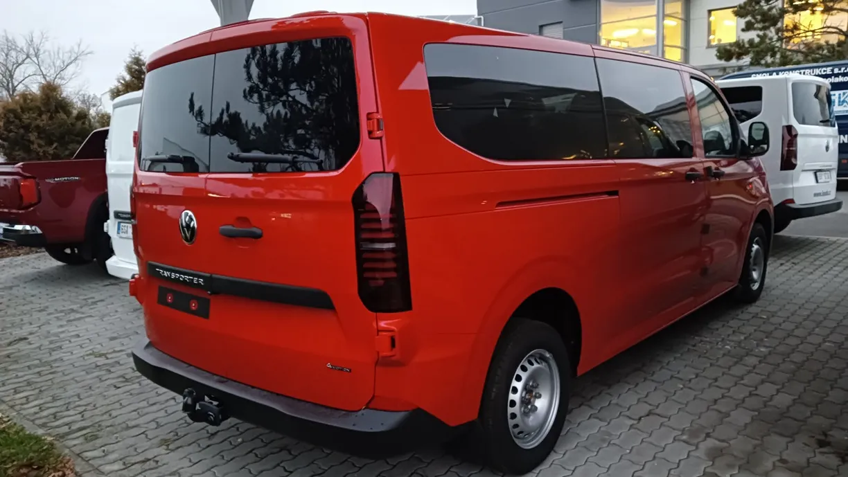 Obrázek Nový Transporter Kombi 2,0 TDI 4M 8A DR