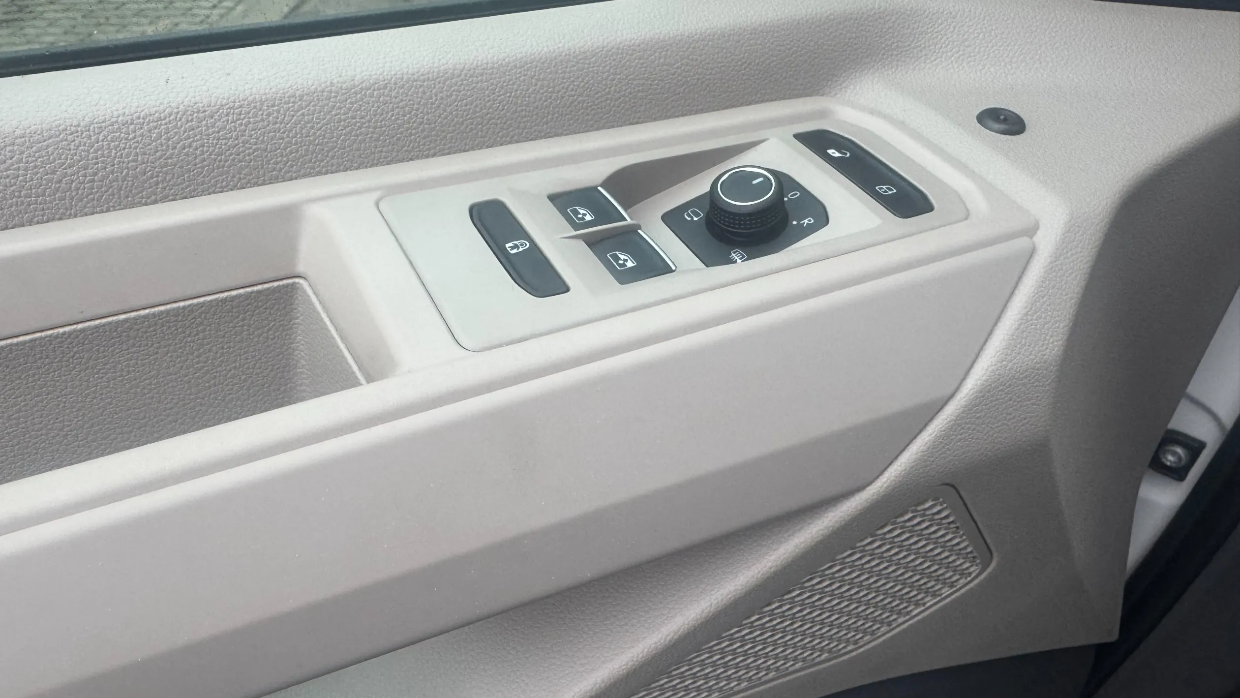 Obrázek Akční Multivan Long Life 1,5 TSI PHEV 4M