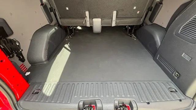 Obrázek Transporter Kombi 2,0 TDI 8AUT DR