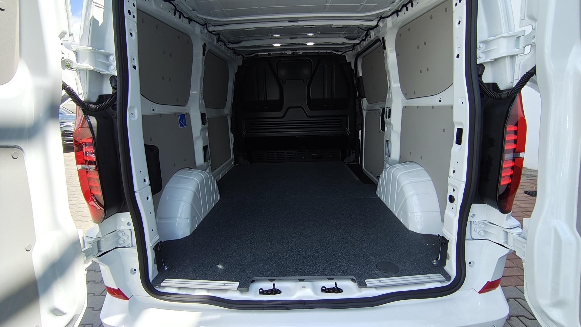 Obrázek e-Transporter skříň 160 kW KR