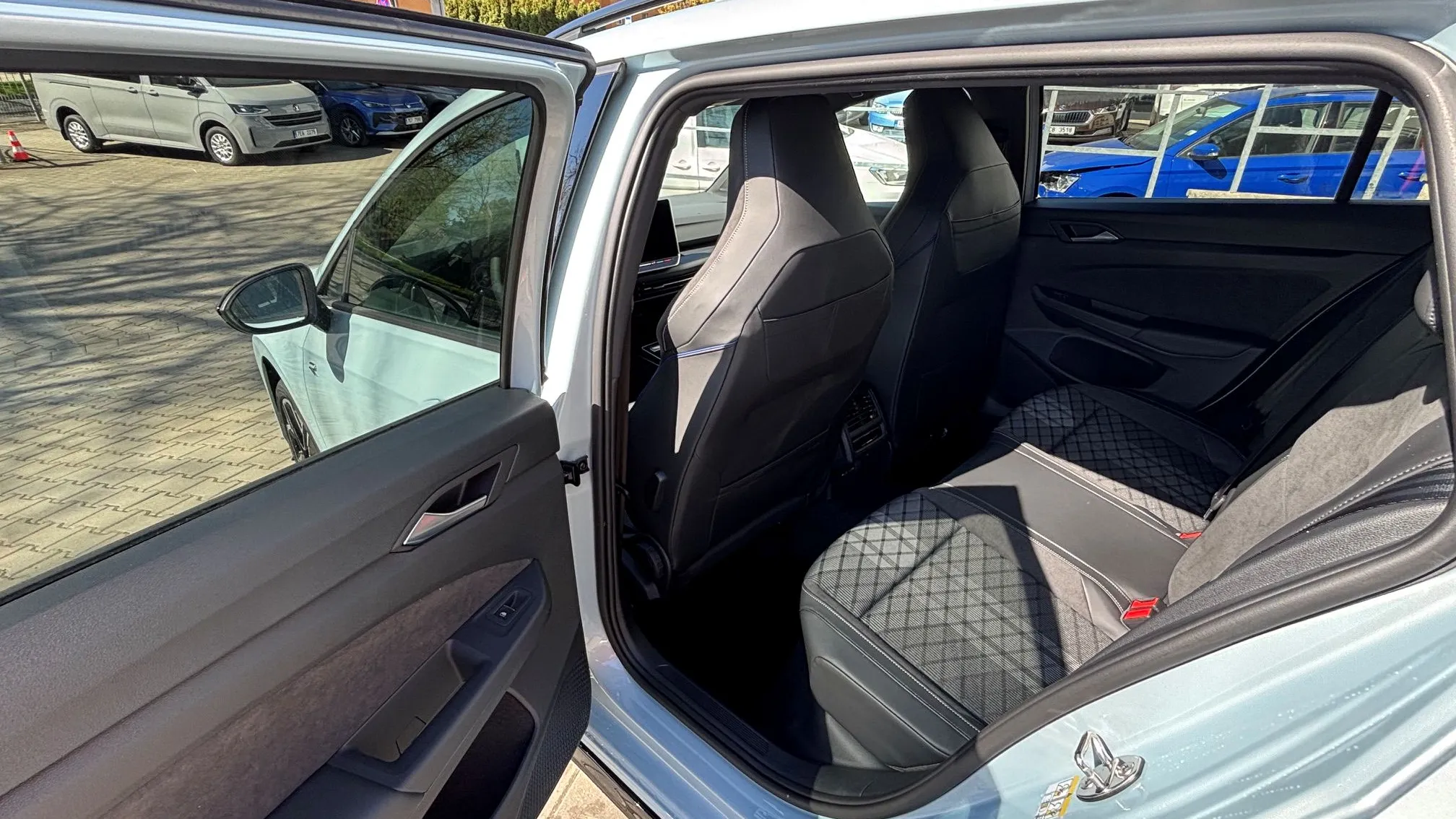 Obrázek Golf V. R-line People 1,5 eTSI 7DSG mHEV