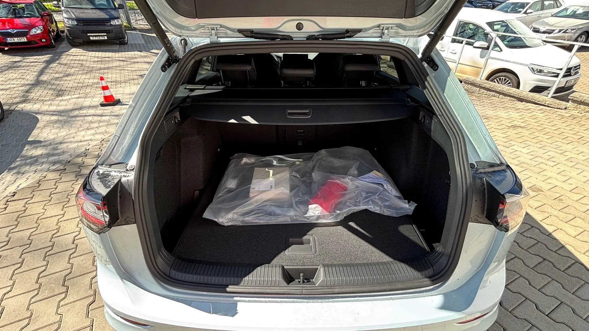 Obrázek Golf V. R-line People 1,5 eTSI 7DSG mHEV