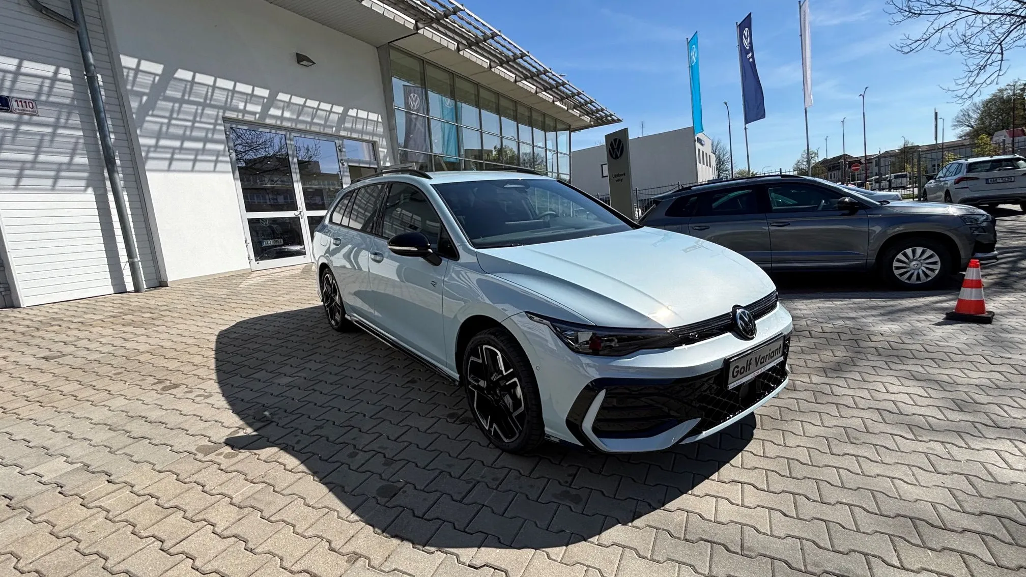 Obrázek Golf V. R-line People 1,5 eTSI 7DSG mHEV