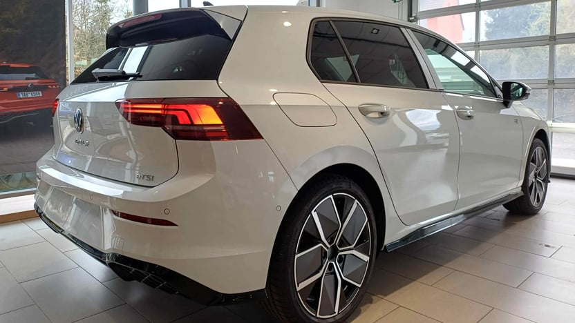 Obrázek Golf R-line 1,5 eTSI 110 kW 7DSG mHEV
