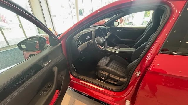 Obrázek Passat R-Line People 2,0 TSI 150 kW