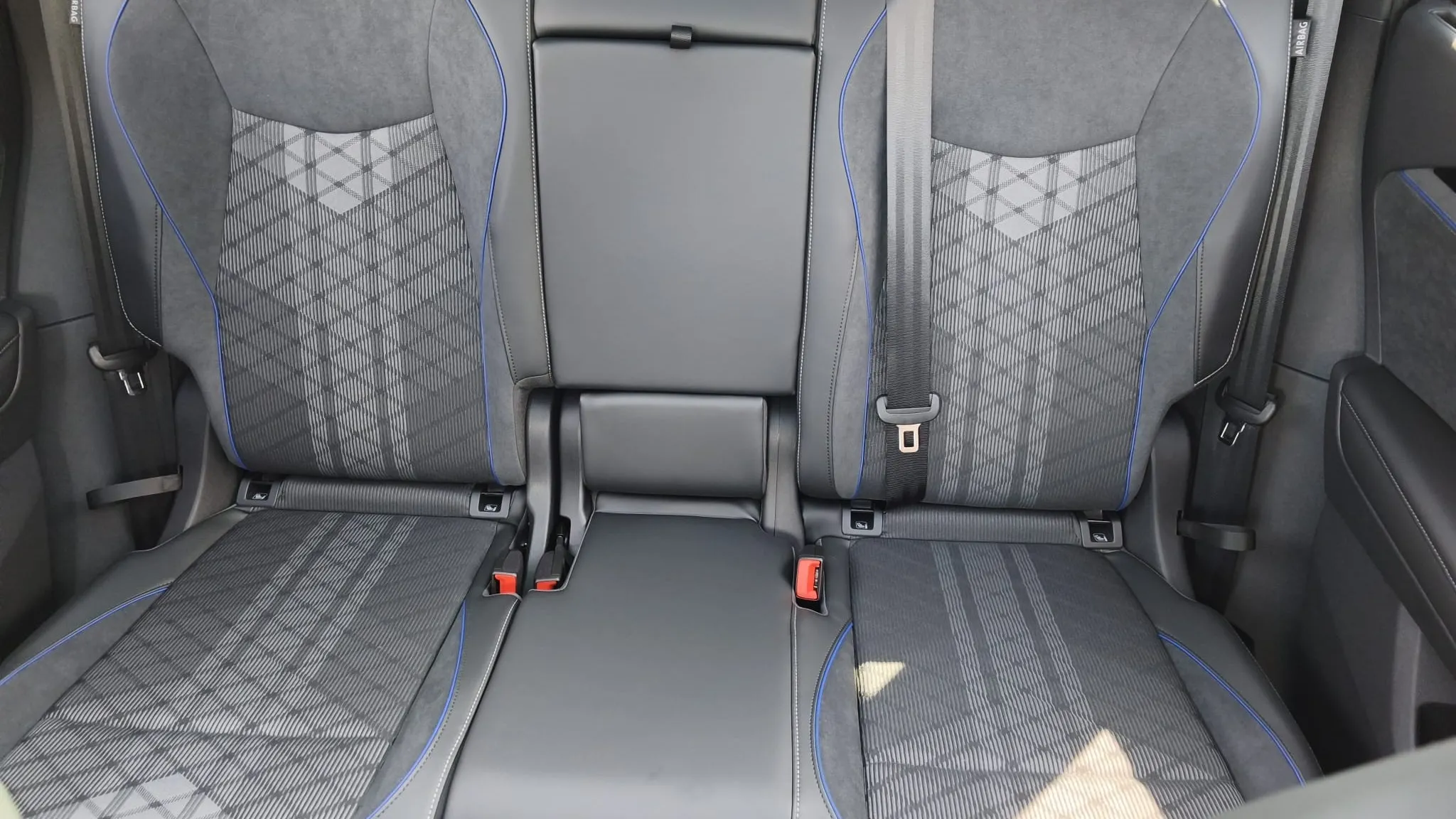 Obrázek Tayron R-Line People 200 kW eHybrid