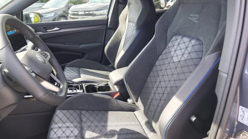 Obrázek Golf R-Line People 1,5 eTSI 7DSG mHEV