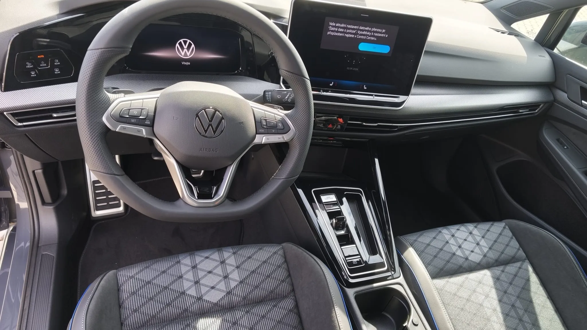 Obrázek Golf R-Line People 1,5 eTSI 7DSG mHEV