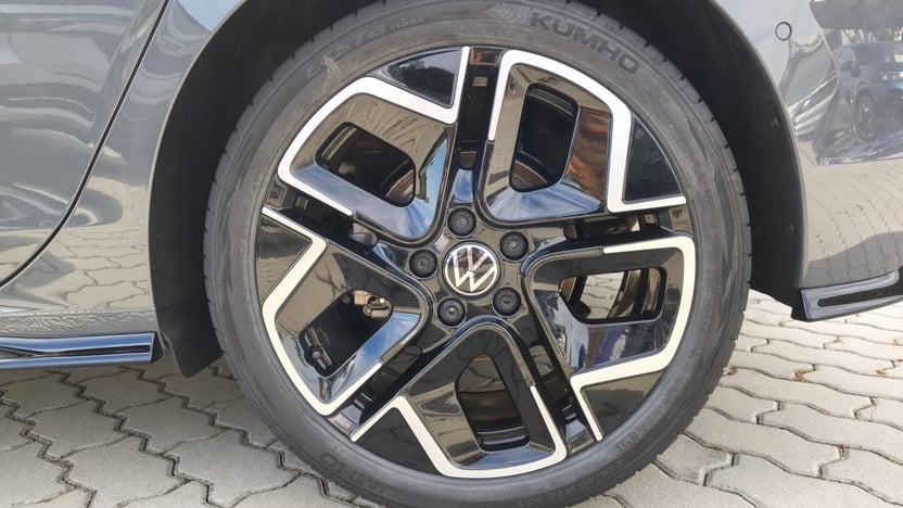 Obrázek Golf R-Line People 1,5 eTSI 7DSG mHEV