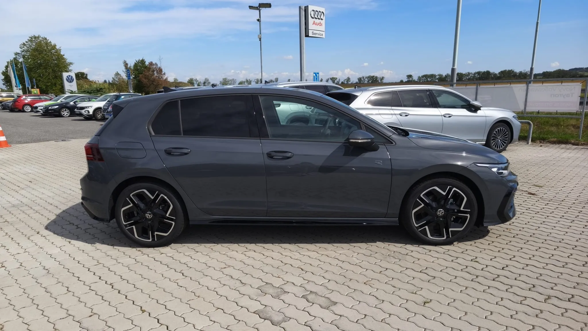 Obrázek Golf R-Line People 1,5 eTSI 7DSG mHEV