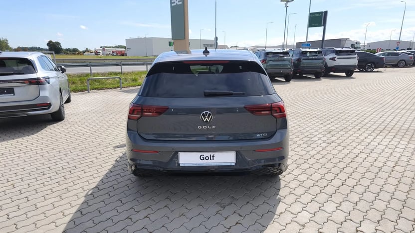 Obrázek Golf R-Line People 1,5 eTSI 7DSG mHEV