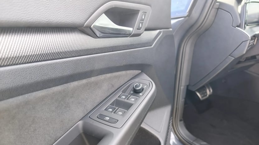Obrázek Golf R-Line People 1,5 eTSI 7DSG mHEV