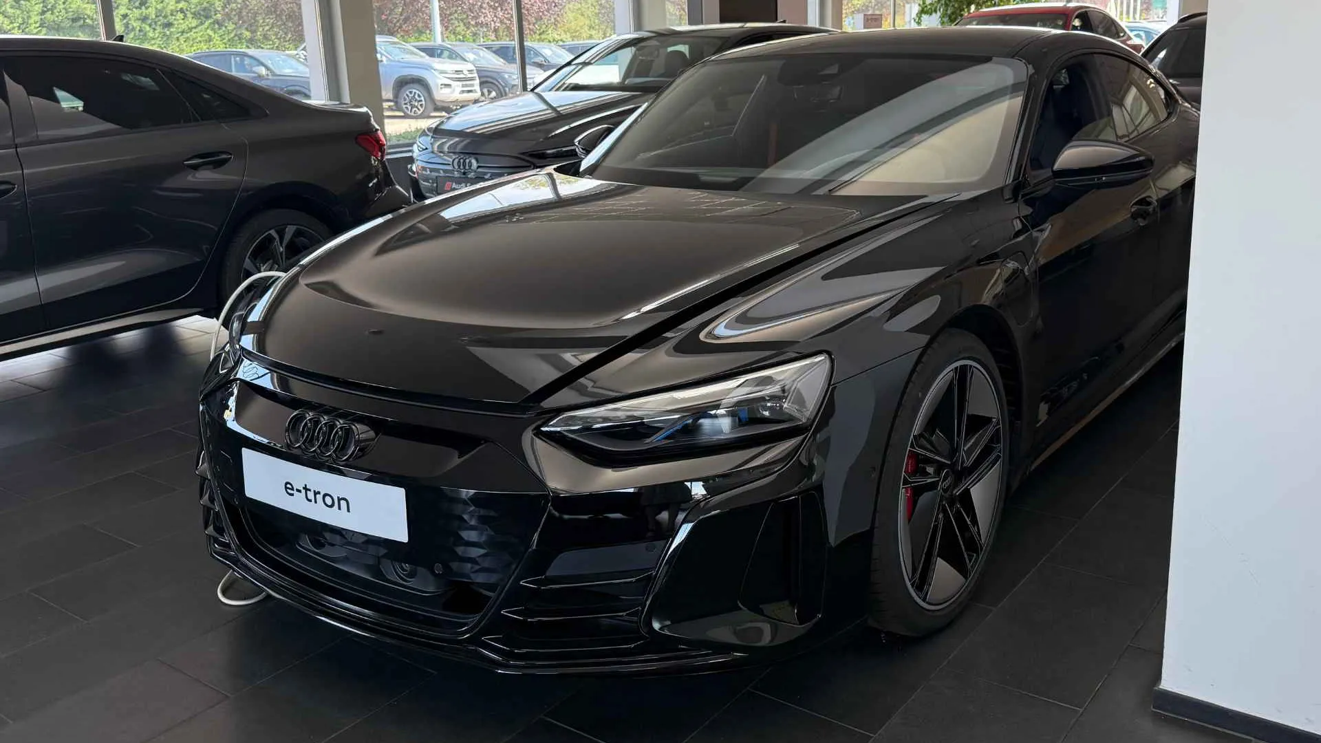 RS e-tron GT képe