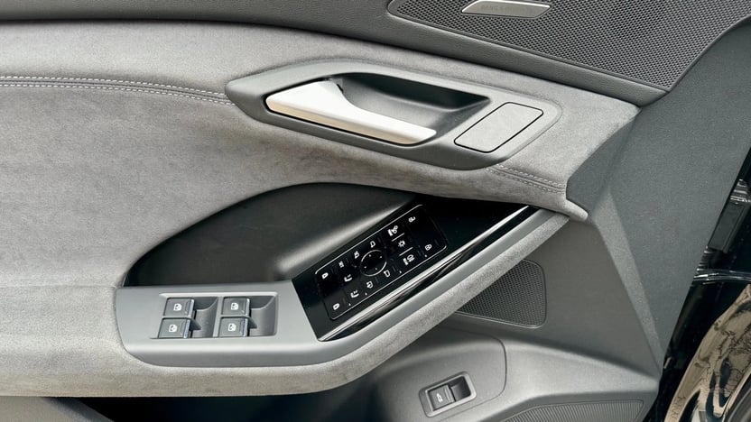 Q6 e-tron quattro képe