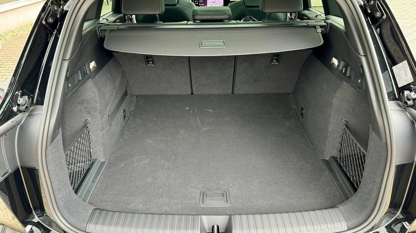 Q6 e-tron quattro képe