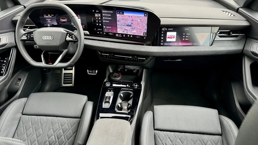 Q6 e-tron quattro képe