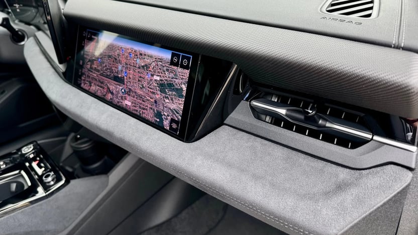 Q6 e-tron quattro képe